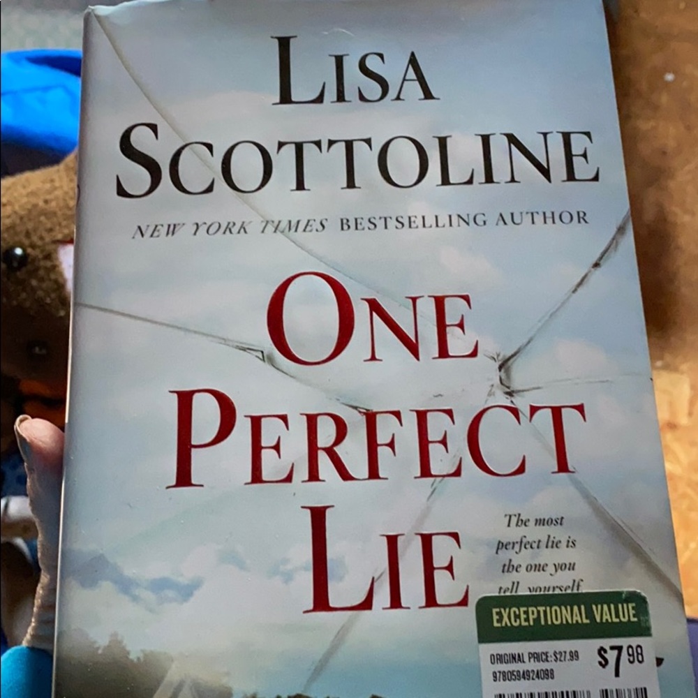 Fiction book “One Perfect Lie” by Lisa Scottoline